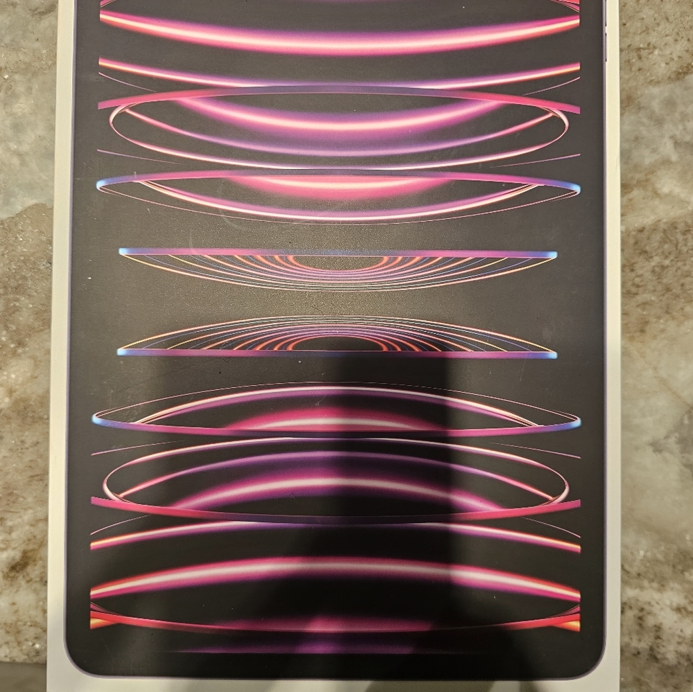 Brand new iPad Pro 11inch sealed box silver color 128g